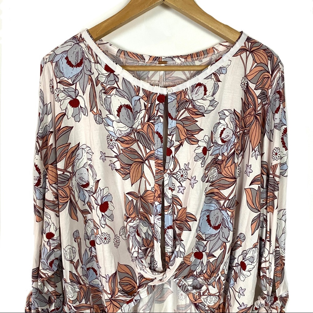 Free People Floral Dolman Keepin On Blouse - Picture 4 of 9